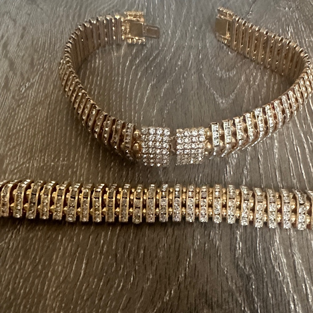 Elegant Gold and Silver Women's Bracelet